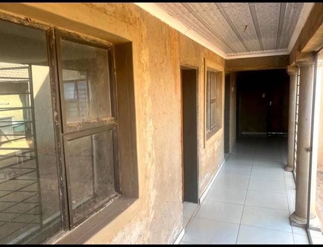 3 BEDROOM HOUSE FOR SALE IN LUFHERENG